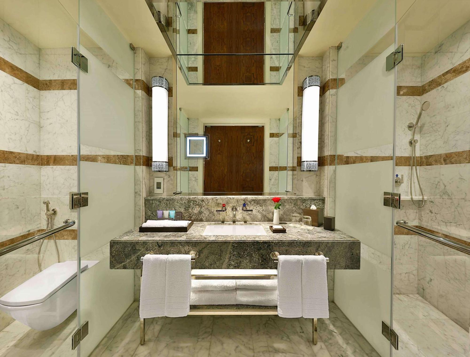 Hotel Conrad Jabal Omar Makkah La Meca Exterior foto Bathroom